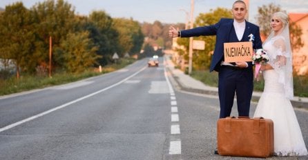 ZNAJU LI MLADENCI GDJE ĆE: Ova svadbena fotografija izazvala ogromnu pažnju na internetu, KOFERI SU SPREMNI