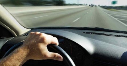 Do 1.000 KM kazna zbog upotrebe mobitela, 400 KM ako je dijete na suvozačevom mjestu