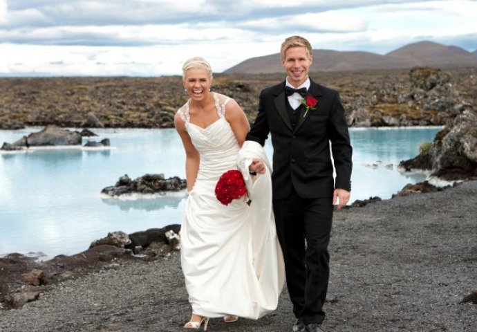 ZBOG PREVIŠE ŽENA DAJU BOGATSTVO: Evo koliko plaća Vlada Islanda ako oženite curu iz te zemlje!