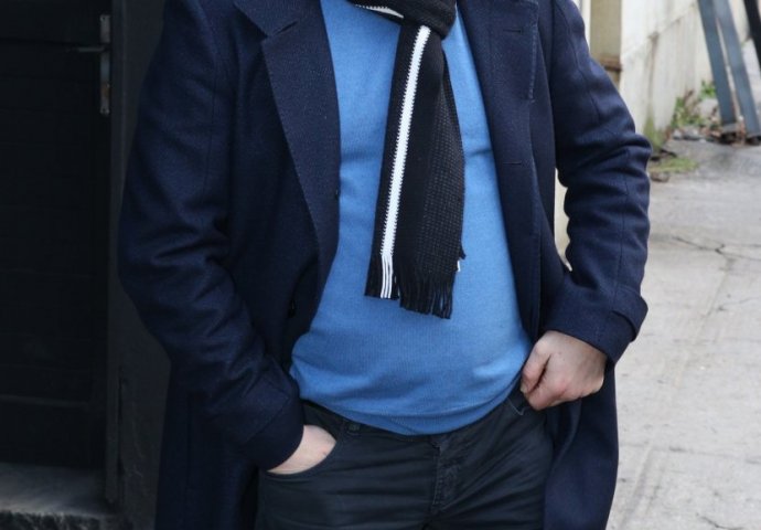 PRIVOĐENA ZBOG PROSTITUCIJE: Aca Lukas uhvaćen sa 24 godine mlađom plavušom (FOTO)