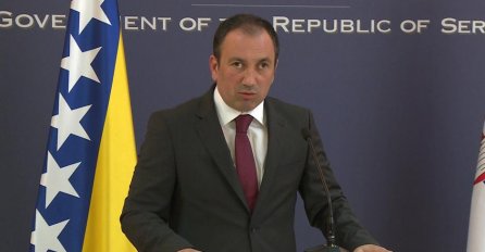 SNSD: Crnadak nije otišao u Davos jer mu je povrijeđena sujeta, nastavio je da se bruka