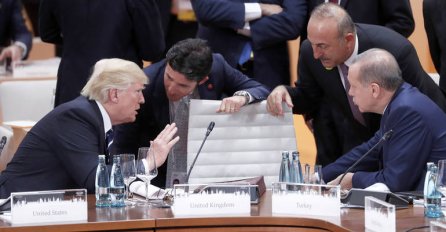 SAD poručile Turskoj da će obustaviti slanje oružja sirijskim Kurdima