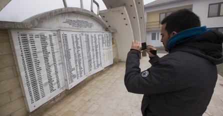 Aktivisti iz Hrvatske i Srbije u posjeti Ahmićima