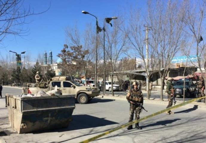 ISIS preuzeo odgovornost za napad u Kabulu: Najmanje pet vojnika ubijeno i 10 ranjeno