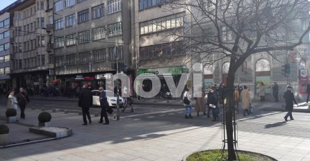 Građani Sarajeva uživaju u lijepom vremenu (FOTO)