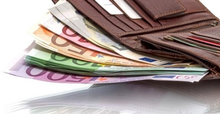 Pronašao i vratio novčanik vlasniku u kojem je bilo 7.750 eura, vlasnik ga počastio s 20 eura 