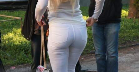 ŠTA TI JE OVO NA GLAVI: Jelena Karleuša došla na snimanje "Zvezde Granda", šok je nastao kad se okrenula (FOTO)