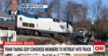 Voz koji je prevozio članove američkog Kongresa udario u kamion, ima mrtvih