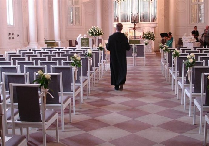 Zbog manjka svećenika Crkva bi mogla ukinuti celibat