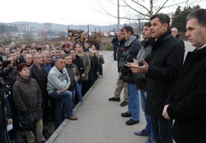 Novalić: Vlada će učiniti sve da popravi položaj radnika Krivaje