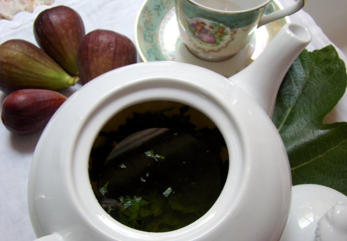 DIJABETIČARI GA POČELI PITI SVAKI DAN: Ovaj čaj reguliše tjelesnu težinu, šećer i još deset bolesti! (RECEPT)