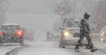 SNIJEG NAPRAVIO HAOS NA CESTAMA U HRVATSKOJ: Puše jak vjetar i pada gust snijeg koji otežavaju saobraćaj