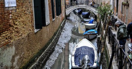 VENECIJA OSJETILA NAJGORE POSLJEDICE 'SUPERKRVAVOG PLAVOG MJESECA': Kanali presušili, gondole u blatu