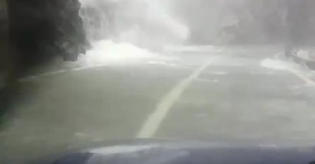 Nevrijeme u Crnoj Gori: U Podgorici vjetar čupao stabla, na Cetinju palo 330 litara kiše po metru kvadratnom (VIDEO)