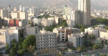 Škole u Teheranu zatvorene zbog onečišćenja, vozi se po sistemu par-nepar