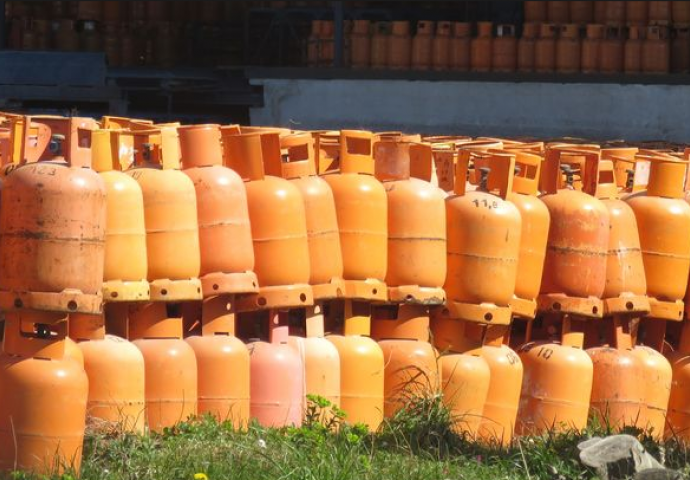 JEFTINE, ALI JAKO OPASNE: U Hrvatsku stiže hiljade komada tih boca dnevno, mnogi ih kupuju zbog cijene, a onda svjedočimo brojnim eksplozijama