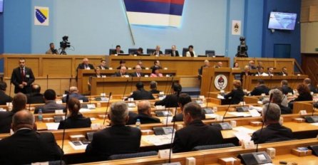 Opozicija protiv odluka Vlade o novim zaduženjima u RS