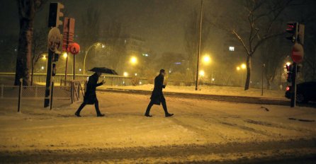 MEĆAVA PARALISALA GRAD: Hiljade vozila zarobljeno u kolonama dugim 700 kilometara, a najgore tek dolazi 