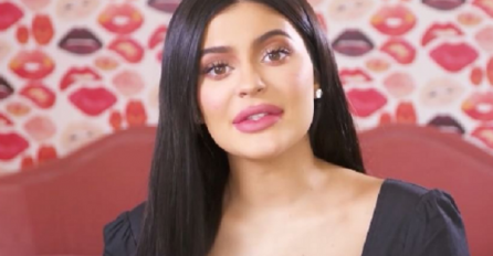 NAKON ŠTO JE KRILA TRUDNOĆU KYLIE JENNER OBJAVILA IME KĆERKICE: Internet gori 