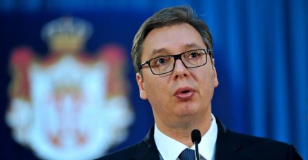 Vučića ne brinu prosvjedi u Hrvatskoj, kaže da dolazi s porukama mira  