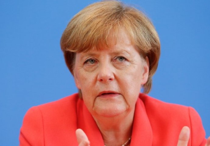 Konzervativci se pobunili protiv Merkel, tvrde da previše popušta socijaldemokratima