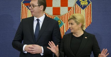 Srbijansko izaslanstvo donijelo dokumente, Vučić objasnio o čemu je riječ: "Imat ćemo mi toga još"