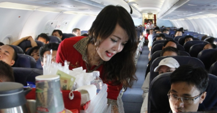 Zašto stjuardese tokom ljeta putnicima nude bombone? Nikada ne biste pretpostavili razlog