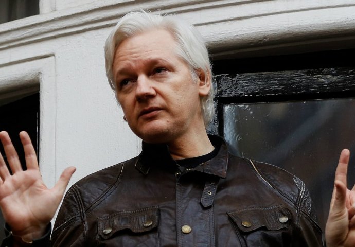 Britanci ostavljaju na snazi nalog za hapšenjem Assangea: "Trebao bi imati hrabrosti izaći pred sud"