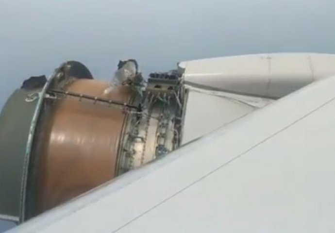 HOROR NA NEBU: Avionu tokom leta iznad okeana počeli da otpadaju dijelovi (VIDEO)