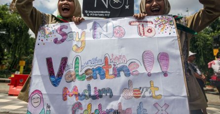 U Indoneziji hapse parove koji slave Valentinovo