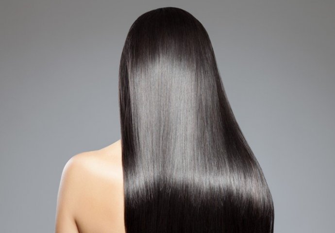 MRAČNA TAJNA IZA HIT TRETMANA: Frizeri potapaju vam kosu u KANCEROGENO jedinjenje koje se koristi NA LEŠEVIMA