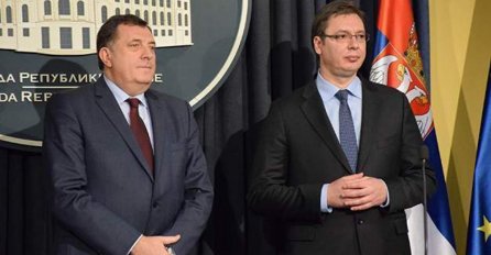 Dodik odlikovao Vučića Ordenom Republike Srpske