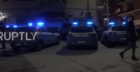 RIM: Otvorila se ogromna rupa i "progutala" sedam automobila