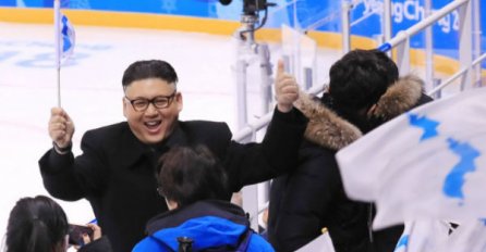 KIM JONG-UN SE POJAVIO NA OLIMPIJSKIM IGRAMA, NASTAO HAOS: Obezbjeđenje uletjelo na tribine i iznijelo ga (VIDEO)