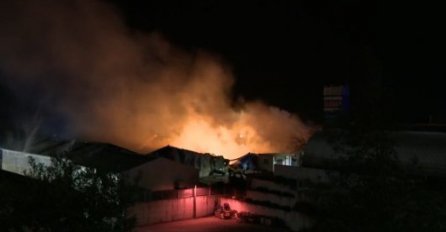 RIJEKA: U požaru u potpunosti izgorio prodajni centar