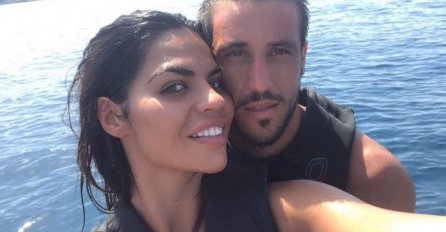 NEĆETE VJEROVATI SVOJIM OČIMA: Prekinula sa Damirom Džumhurom, a sada su je uslikali sa našim poznatim pjevačem (FOTO)