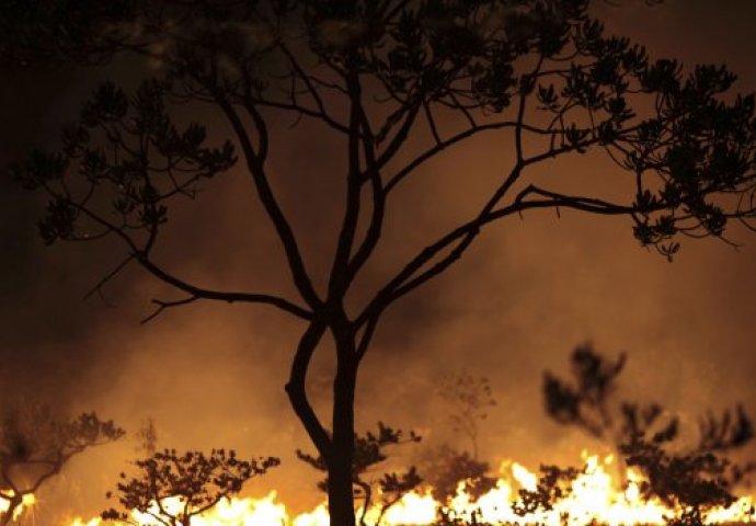 VANREDNO STANJE U ČETIRI REGIONA: Šumski požari se šire Indonezijom nakon erupcije vulkana