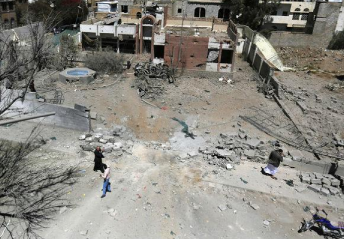 Najmanje 15 osoba poginulo u zračnom napadu u Jemenu