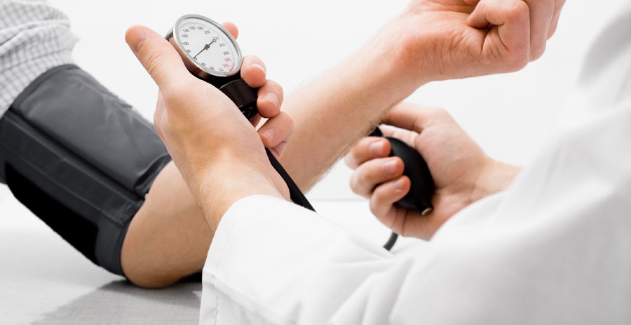 povisen krvni pritisak uvece hipertenzija zašto i kako da biste dobili osloboditi