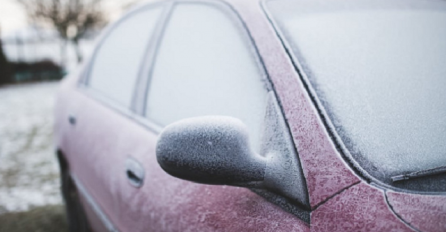 VEĆ GODINAMA NIJE ZATEKLA ZALEĐENU ŠOFERŠAJBU NA SVOM AUTOMOBILU: Sve moje komšije su ukrale ovaj trik!