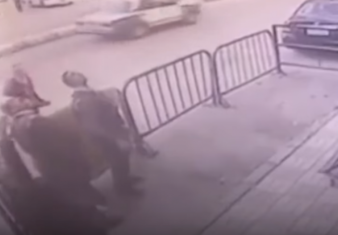 Policajac uhvatio dijete koje je palo s trećeg sprata, pogledajte kako je to izgledalo (VIDEO)