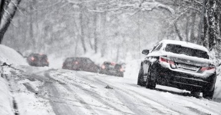 HAOS U SAOBRAĆAJU: Zbog snijega, leda i olujnog vjetra zatvorene ceste, VOZAČI NE IDITE OVIM PRAVCIMA!