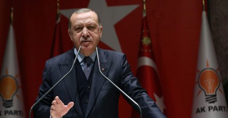 Erdogan:  Nema stajanja, pred teroristima je vrelo ljeto