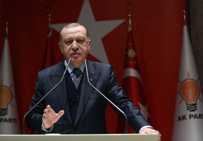 Erdogan:  Nema stajanja, pred teroristima je vrelo ljeto
