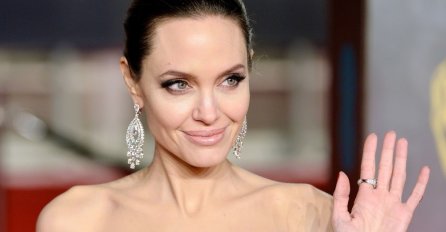 NEVJEROVATNO LIČI NA BRAD PITTA: Novi dečko Angeline Jolie podsjeća na njenog bivšeg muža! (FOTO)