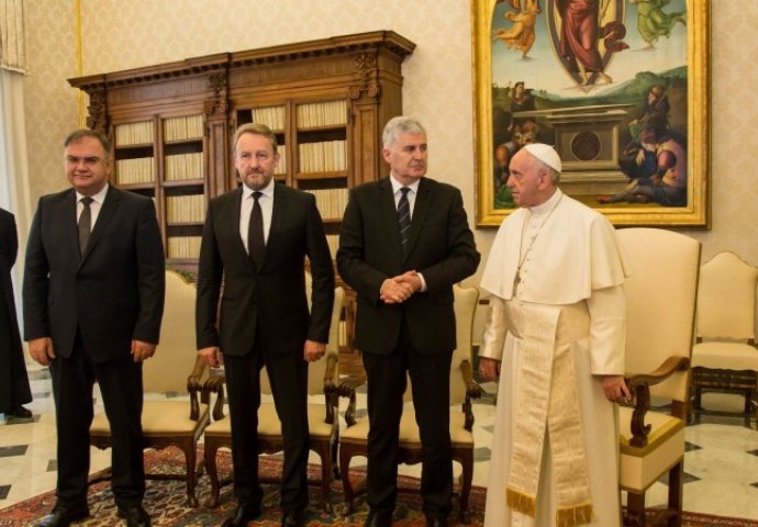 Članovi Predsjedništva BiH u audijenciji kod pape Franje u Vatikanu