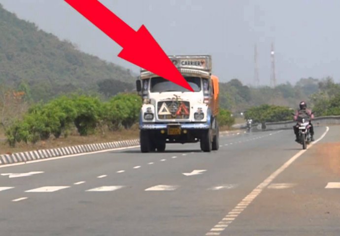 Dobro obratite pažnju na cestu: Nećete vjerovati šta se pojavilo ispred ovog kamiona! (VIDEO)