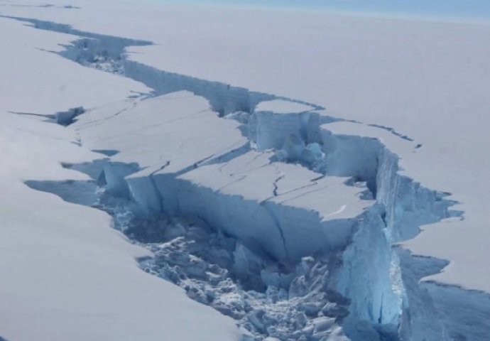 OBJAVLJENA PRVA SNIMKA: Ledenjak ogromne veličine se odlomio od Antartike! (VIDEO)