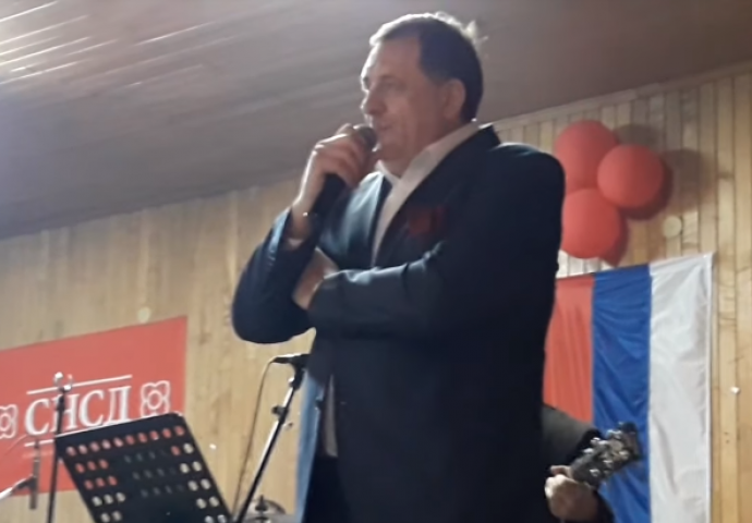 "Pukni zoro" Pogledajte kako Milorad Dodik pjeva u Bosanskoj Gradišci