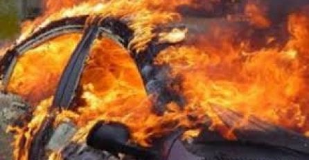 Spaljen automobil konzulata Albanije u Solunu